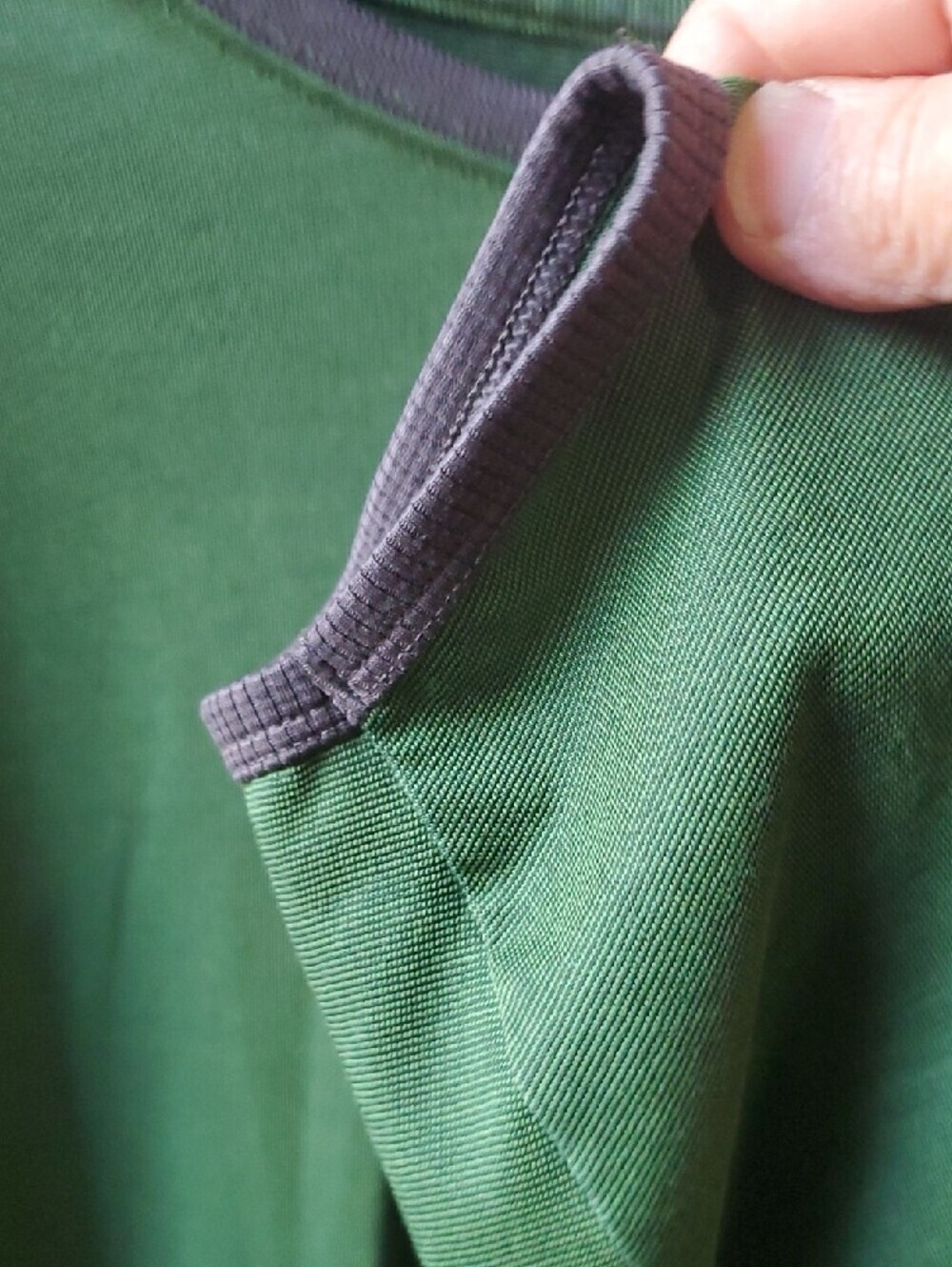 The North Face Vapor Wick  Long Sleeve Crew in Green with Gray Accents XXL - Picture 7 of 8